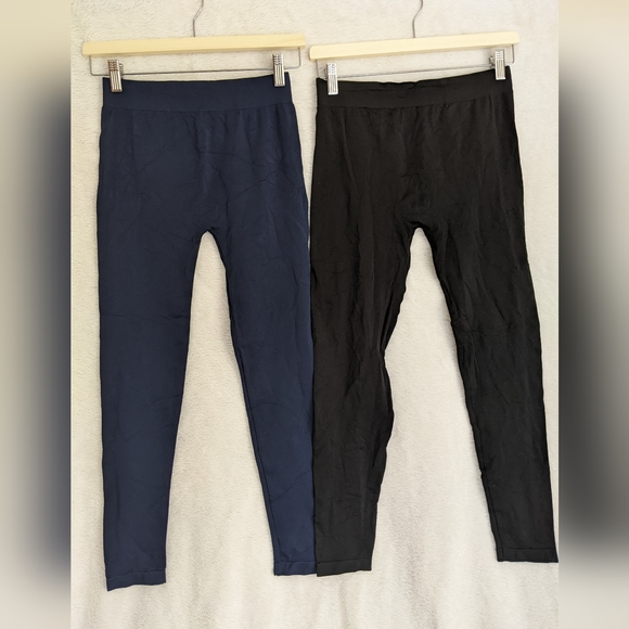 Lot of 2: Zenana Outfitters L/XL Leggings, Black and Navy, Like New Condition - Picture 2 of 9